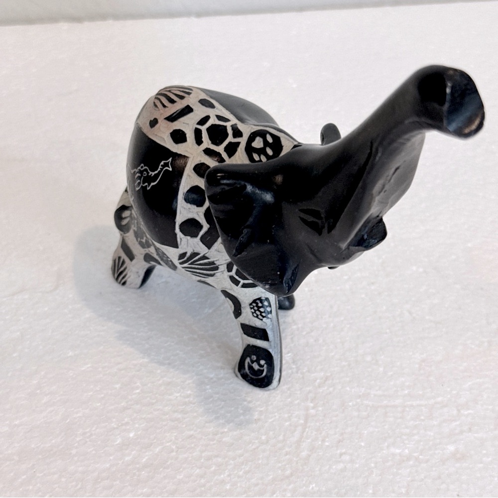 Walt Disney World Animal Kingdom Soapstone Elephant 6 inches - Picture 1 of 7